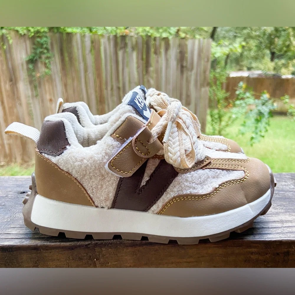 KEKEL Kids SOFT Leather Sports Sneakers Fur Lining Sz 12 Unisex Gender Neutral